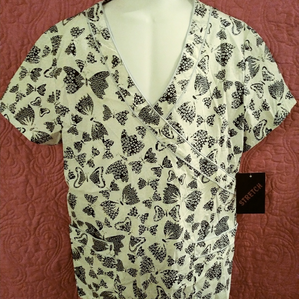 💥4/$20 BNWT Scrub Top, Flex fabric, medium